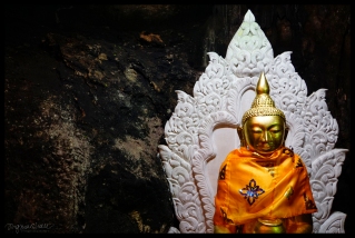 Buddha - Shwe Oo Min Paya, Shan State